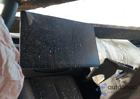 2024 Tesla Model 3 Long Range Dual Motor All-Wheel Drive z USA, uszkodzony, nr VIN 5YJ3E1EB3RF799432